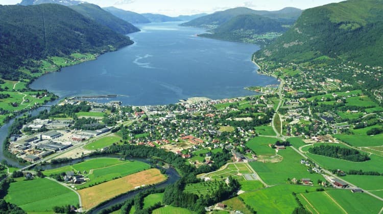 Nordjordeid-mot-vest-2txgz5yexk66rr9idsnzhwikprgi70crdn45ui4b4ynzsyjje