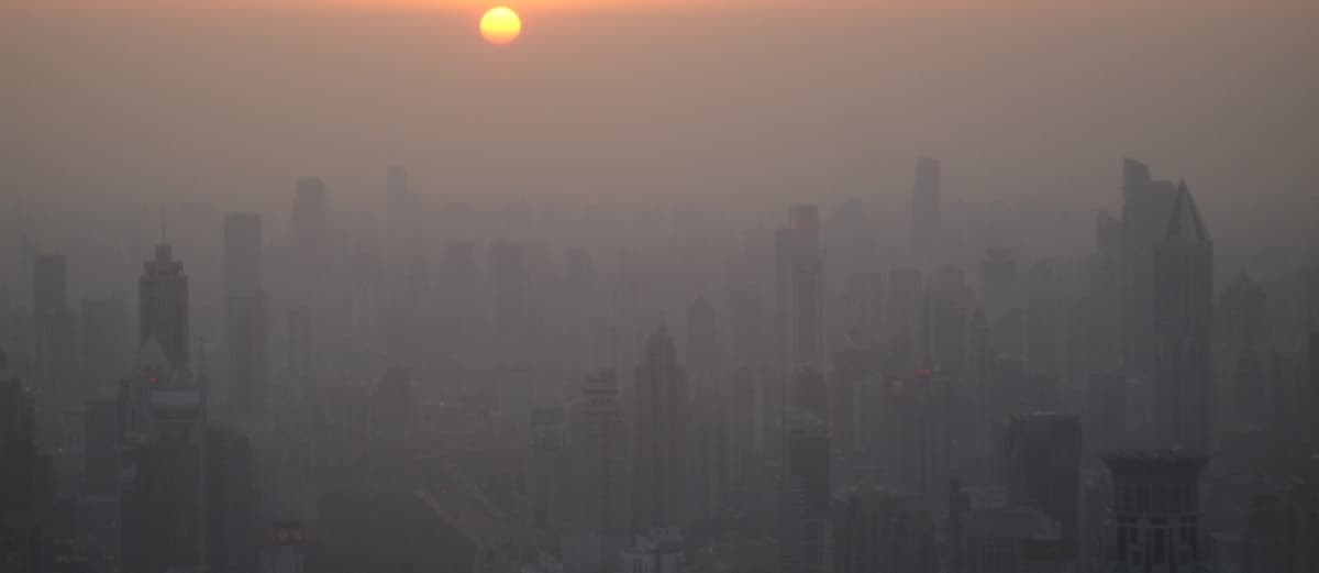 Shanghaiairpollutionsunset_forside