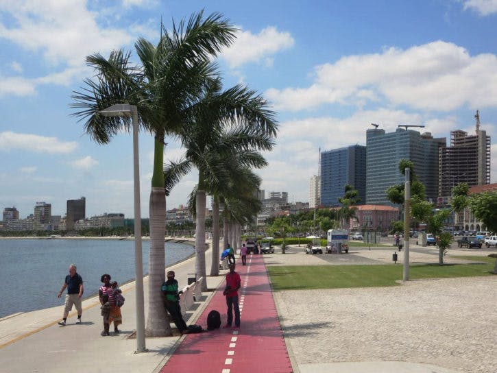 Marginal_Promenade_in_Luanda_-_Angola_2015
