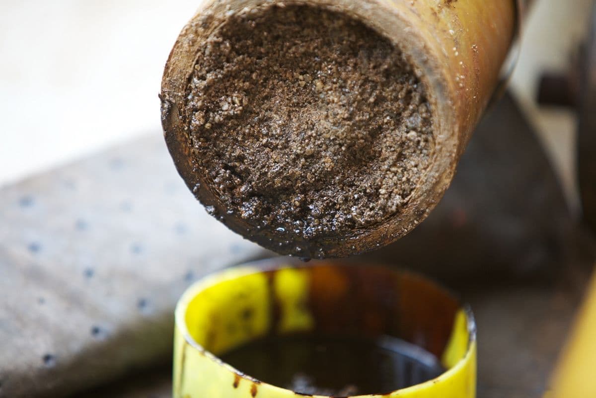 Bør vi selge unna oljen? Her kjerneprøve fra Aldous-feltet. (foto: Anette Westgard, Statoil )