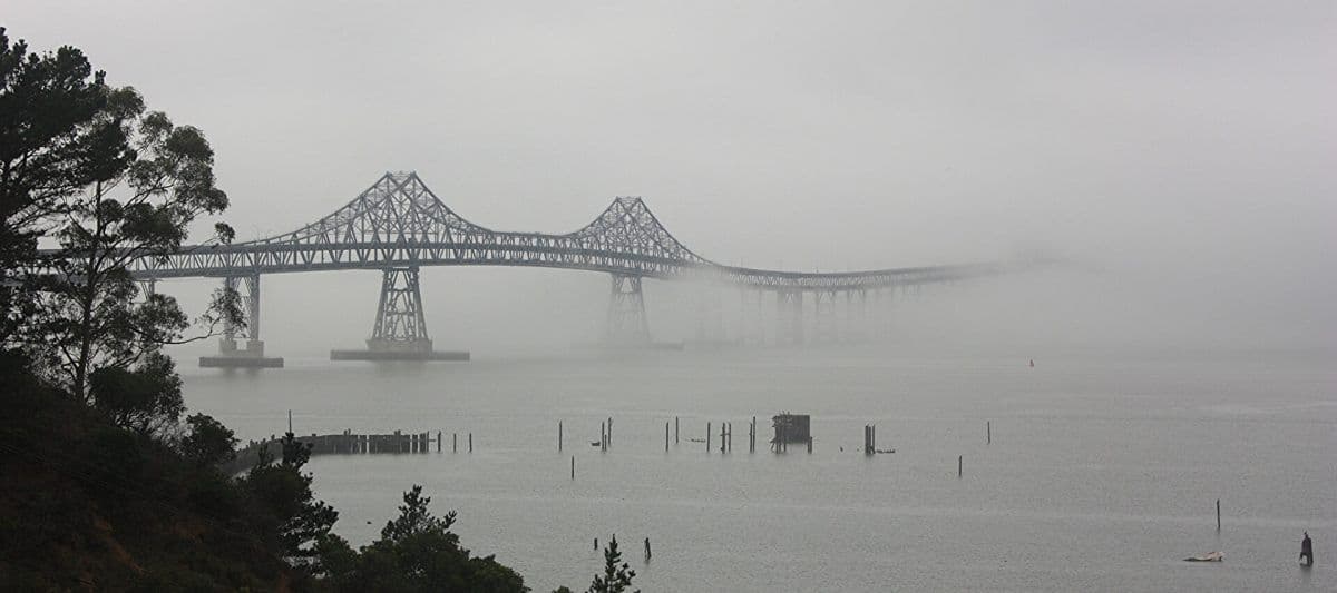 Bridge to nowhere? Gass er ikke egnet som bro til lavkarbonsamfunnet, mener artikkelforfatterne.