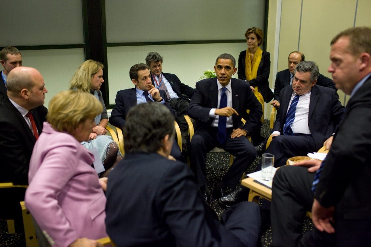 Obama_et_al_Copenhagen_2009_WH_Pete_Souza
