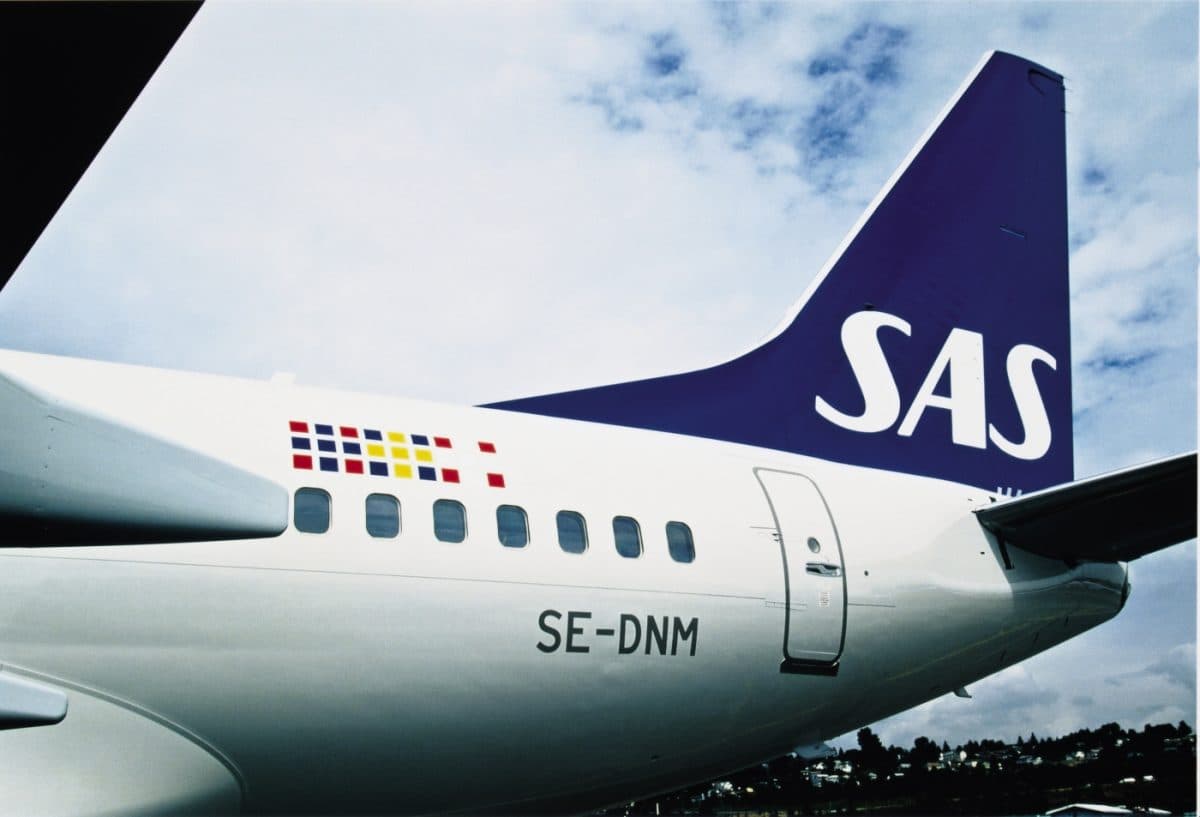 Aircraft-SAS-Boeing-737-1400×953