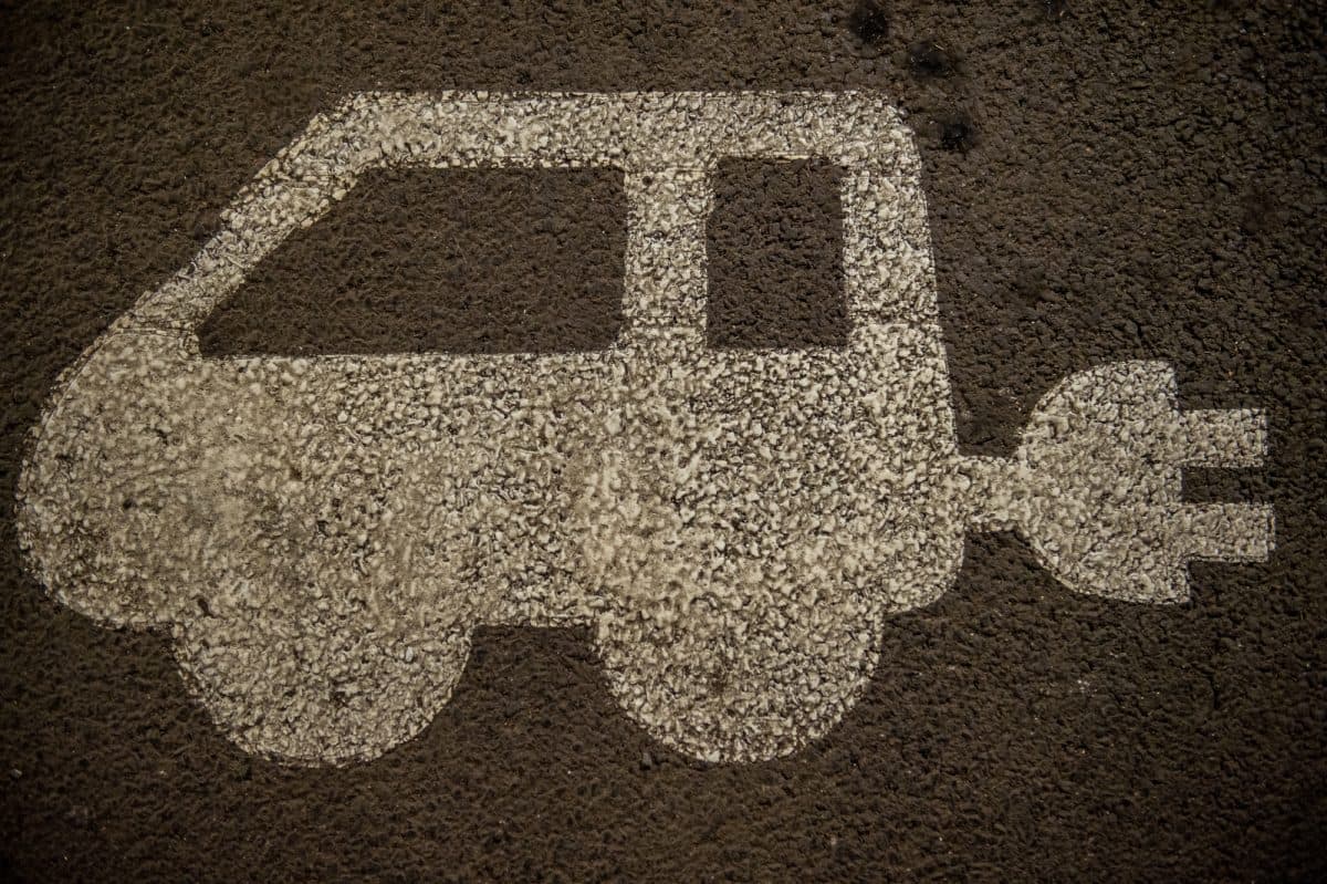 symbol bil med stikkontakt