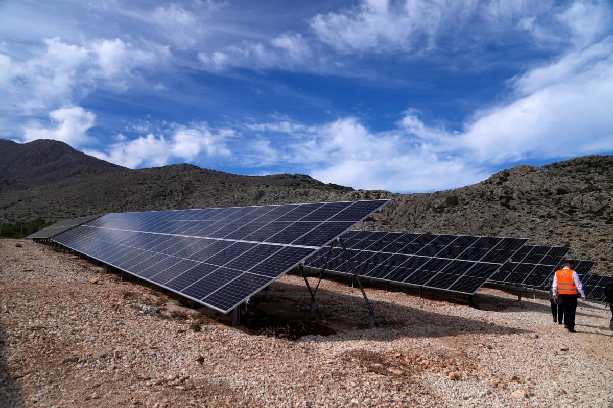 Solcellepaneler i natur