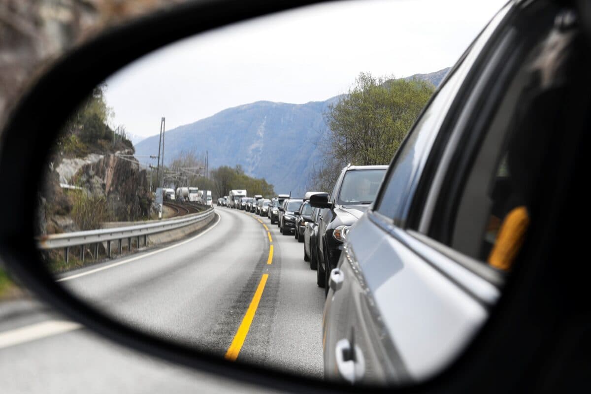 Påsketrafikken ned fra fjellet på E16.