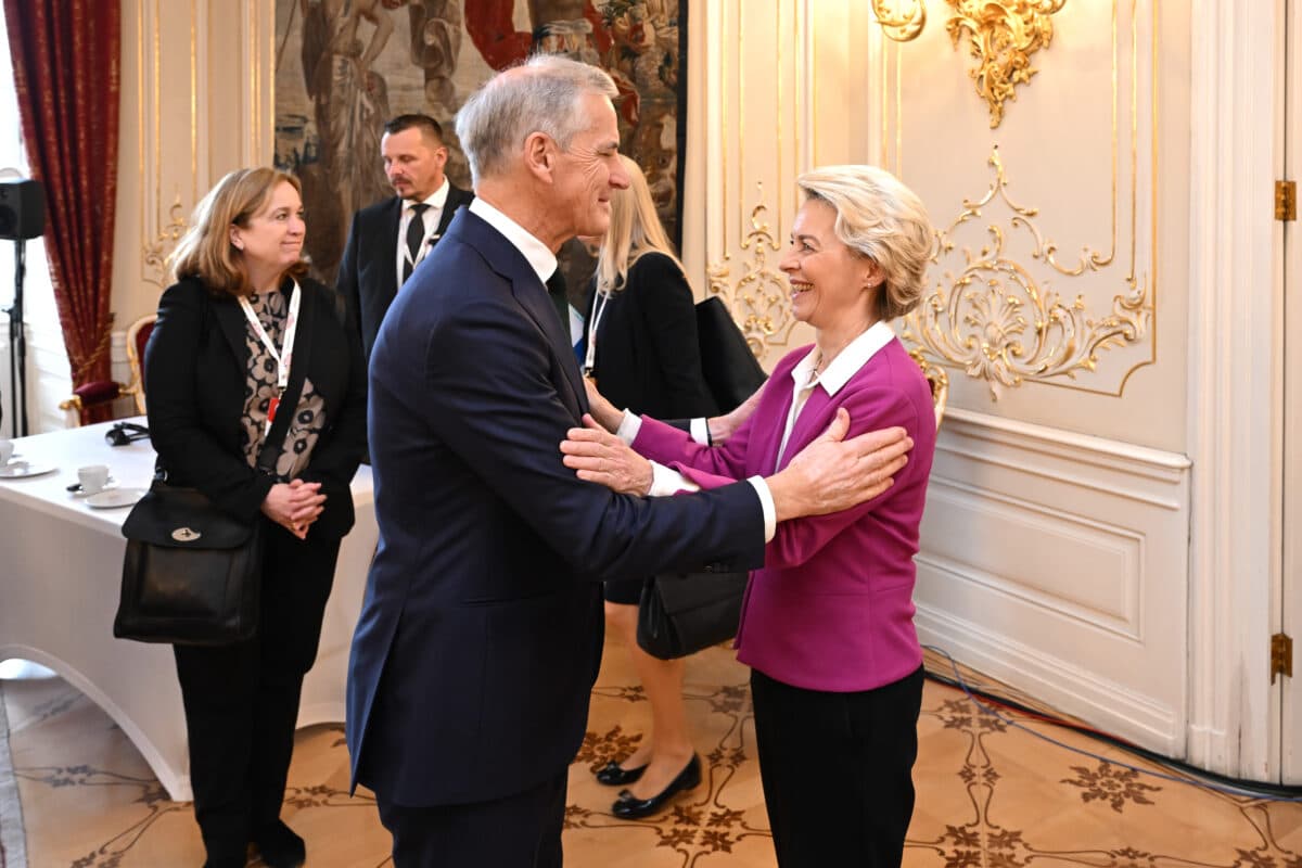 Jonas Gahr Støre, on the left, and Ursula von der Leyen