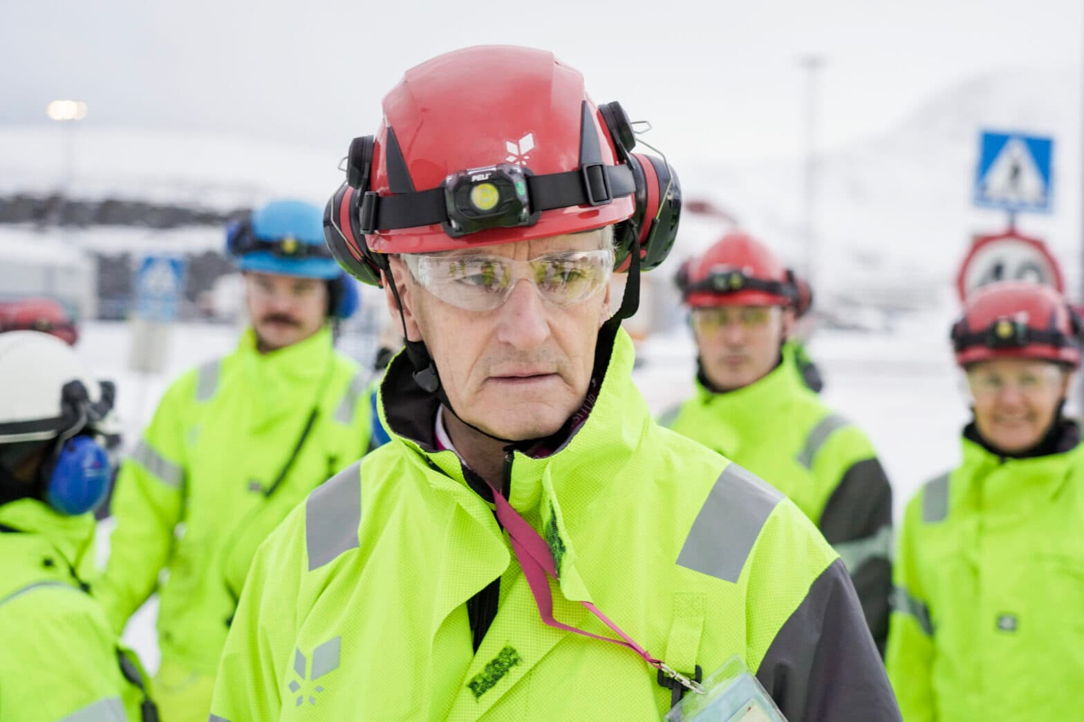 Statsminister Jonas Gahr Støre besøker Equinors anlegg på Melkøya