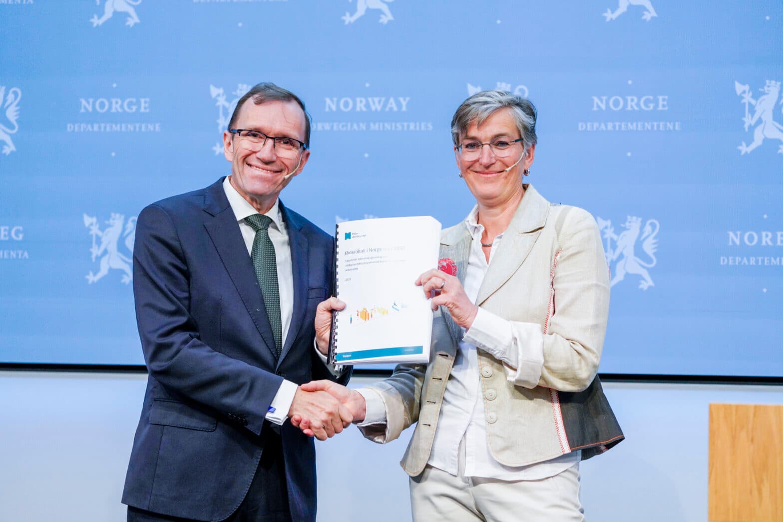 Klima- og miljøminister mottar rapport om klimatiltak i Norge mot 2030